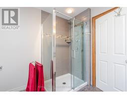 28 SINCLAIR CRESCENT - 25