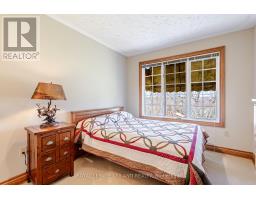 28 SINCLAIR CRESCENT - 26