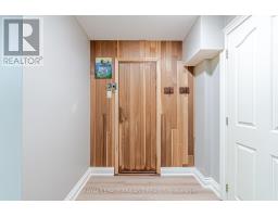 28 SINCLAIR CRESCENT - 32