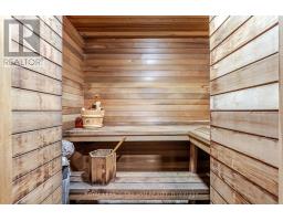 28 SINCLAIR CRESCENT - 33