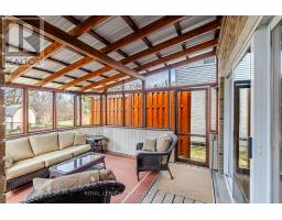 28 SINCLAIR CRESCENT - 34