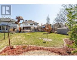 28 SINCLAIR CRESCENT - 40