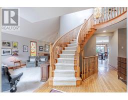 28 SINCLAIR CRESCENT - 6