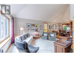 28 SINCLAIR CRESCENT - 7