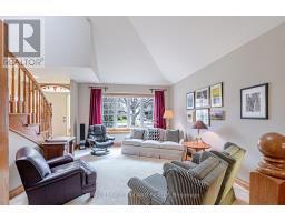 28 SINCLAIR CRESCENT - 9