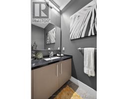 211 UNION AVENUE - 17