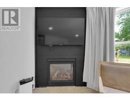 83 JOHN STREET W - 18