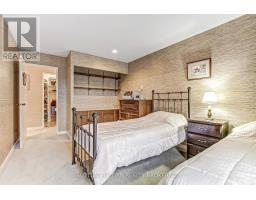 214 - 300 EVERGLADE CRESCENT - 12