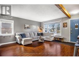 18 HIGHVIEW DRIVE - 11