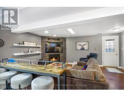 18 HIGHVIEW DRIVE - 15