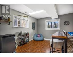 18 HIGHVIEW DRIVE - 17