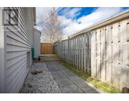 18 HIGHVIEW DRIVE - 28