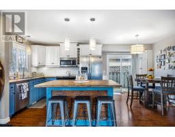 18 HIGHVIEW DRIVE - 7