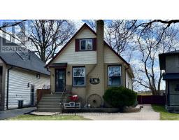 15 CHANCTON CRESCENT - 1