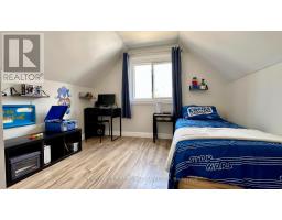 15 CHANCTON CRESCENT - 11