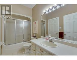 34 - 30 DOON DRIVE - 25