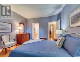 34 - 30 DOON DRIVE - 31