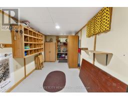 6 MONTGOMERY ROAD - 32