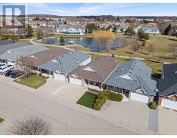 37 UPPER CANADA DRIVE - 2