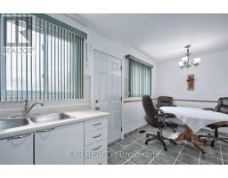 38 - 1430 JALNA BOULEVARD - 16