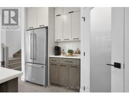 60 - 101 MEADOWLILY ROAD S - 12