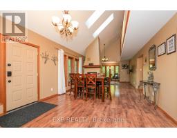 10207 PINETREE DRIVE - 13