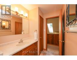 10207 PINETREE DRIVE - 32