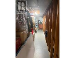 25 SPRING PLACE - 27