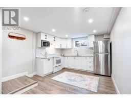 25 HOLIDAY AVENUE - 25