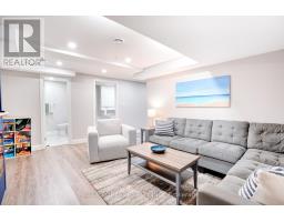 25 HOLIDAY AVENUE - 30