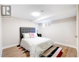 25 HOLIDAY AVENUE - 31