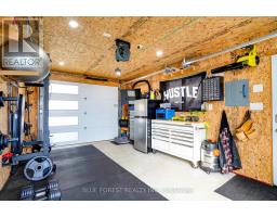 25 HOLIDAY AVENUE - 50