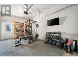 86 OLIVER CRESCENT - 38