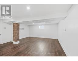 460 MOORE STREET - 32