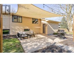 183 CANTERBURY DRIVE - 44