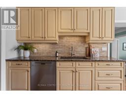 396 VICTORIA STREET - 19