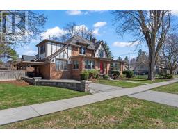 396 VICTORIA STREET - 32