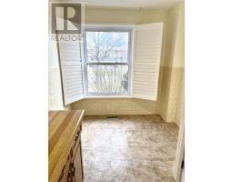 60 - 634 WONDERLAND ROAD S - 7