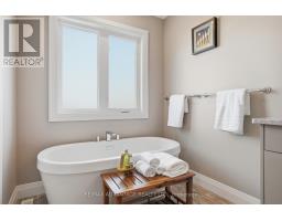 164 - 1061 EAGLETRACE DRIVE - 35