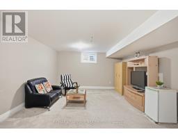 164 - 1061 EAGLETRACE DRIVE - 41