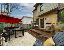 34 GLADSTONE AVENUE - 30