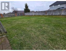 5 - 5 FOXHOLLOW DRIVE - 33