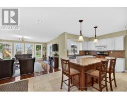 16 GUSTIN AVENUE - 12