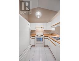 12 - 90 ONTARIO STREET S - 19