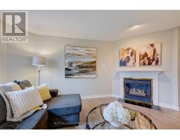 20 - 270 NORTH CENTRE ROAD - 11