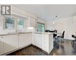 20 - 270 NORTH CENTRE ROAD - 19