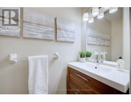 20 - 270 NORTH CENTRE ROAD - 22