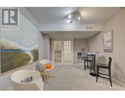 20 - 270 NORTH CENTRE ROAD - 32