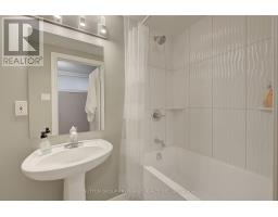 20 - 270 NORTH CENTRE ROAD - 37