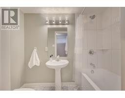 20 - 270 NORTH CENTRE ROAD - 38